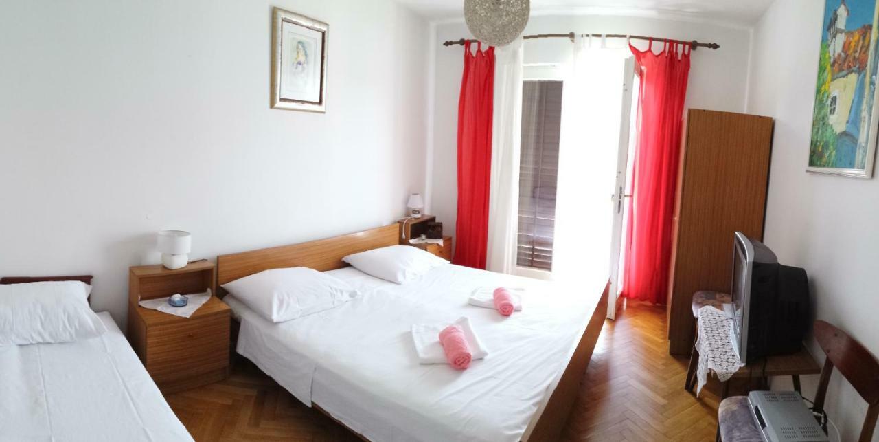 Guesthouse Familija Tariba 苏佩塔斯卡德拉加 外观 照片